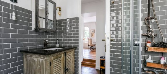 1 bedroom Apartment in Paris, France No. 165649 8