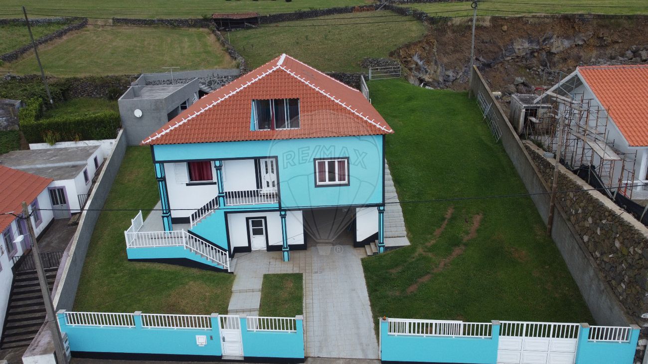 4 chambres Maison à Angra do Heroismo, Portugal No. 183824