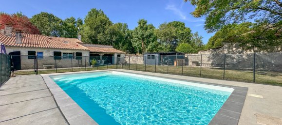 6 bedrooms House in Aumagne, France No. 325647 3