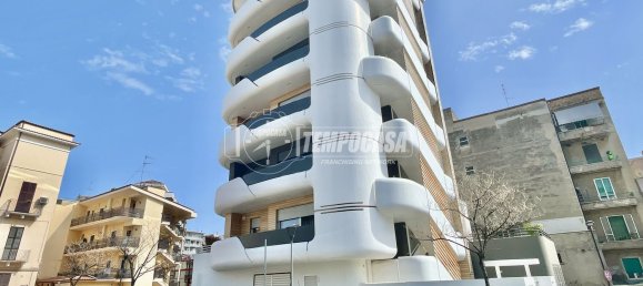 Квартира с 2 комнатами в Пескара, Италия № 43303 5