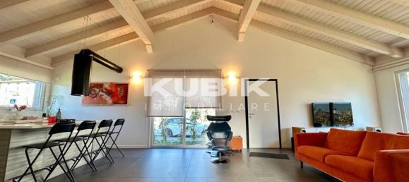 Вилла с 4 комнатами в Удине, Италия № 37360 4