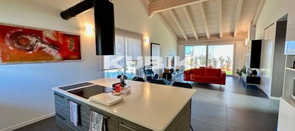 Вилла с 4 комнатами в Удине, Италия № 37360 10