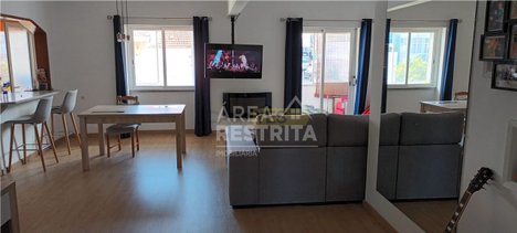 3 bedrooms Apartment in Almada, Portugal No. 156145