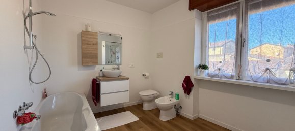 3 rooms Apartment in Stezzano, Italy No. 3410 8