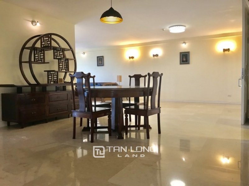 4 bedrooms Apartment in Tay Ho, Vietnam No. 1000