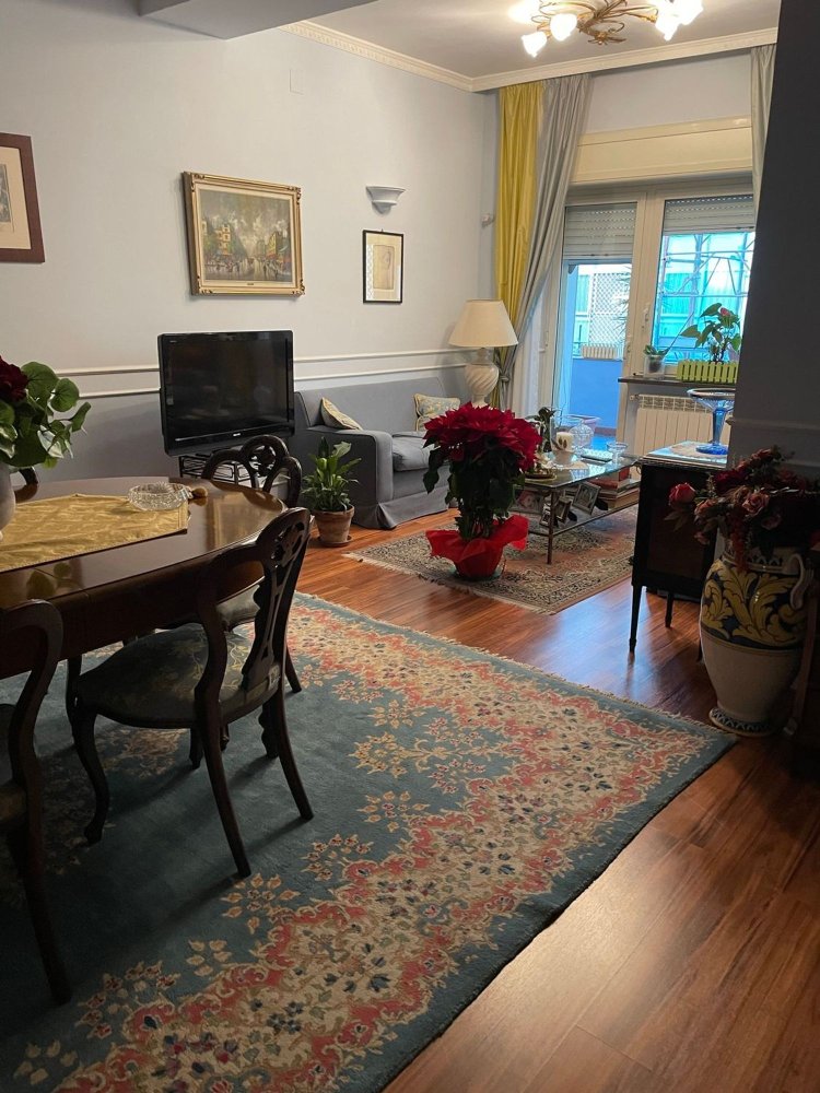 5 bedrooms Apartment in Naples, Italy No. 311582