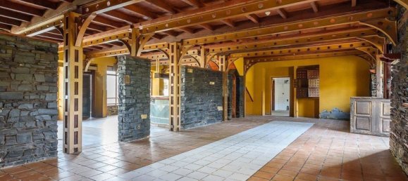 1816m² Building in Asturias, Spain No. 70133 8