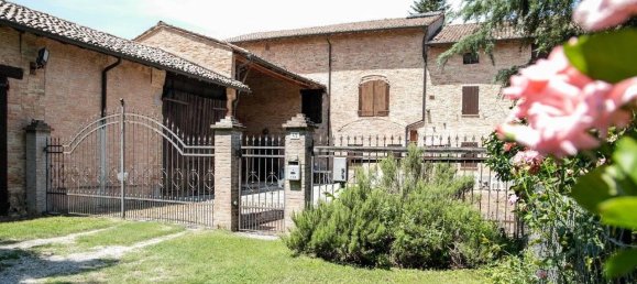 15 rooms House in Colorno, Italy No. 37027 13