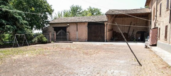 15 rooms House in Colorno, Italy No. 37027 26