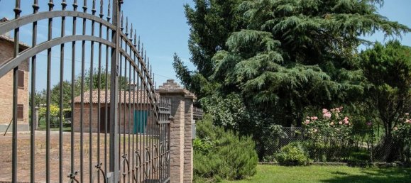 15 rooms House in Colorno, Italy No. 37027 24