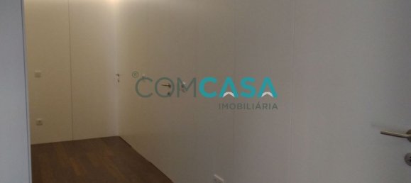 4 bedrooms Apartment in Porto, Portugal No. 78892 9