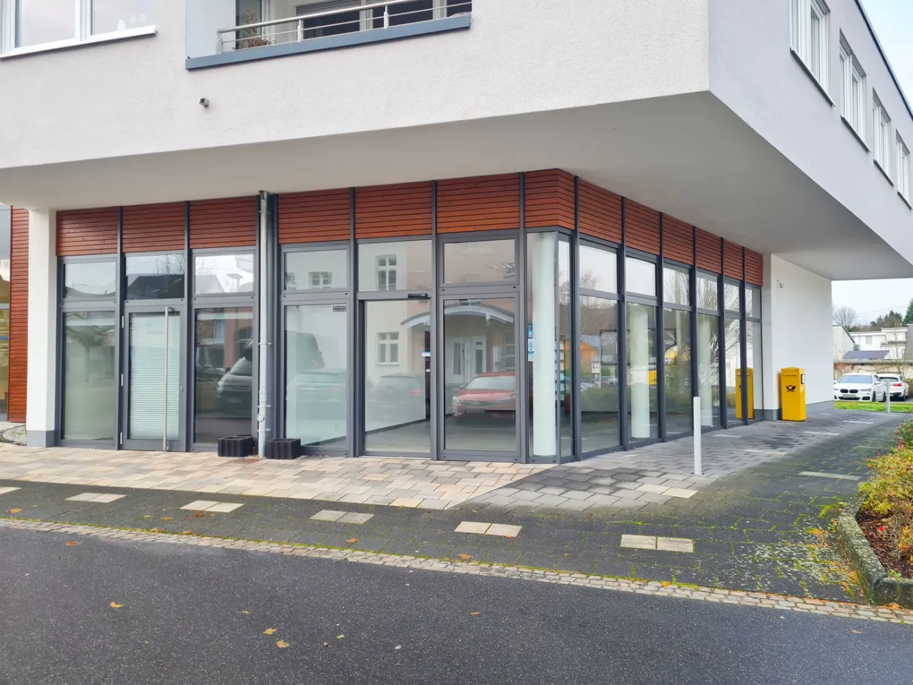 Oficina de 4 habitaciónes en Neuwied, Germany No. 163062