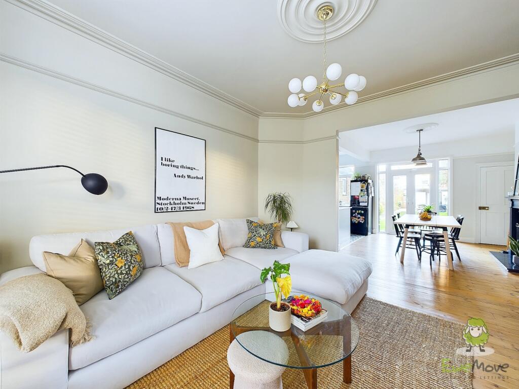 3 bedrooms House in Gillingham, United Kingdom No. 13813