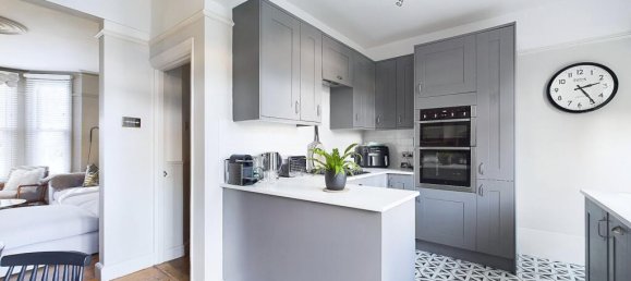 3 bedrooms House in Gillingham, United Kingdom No. 13813 8