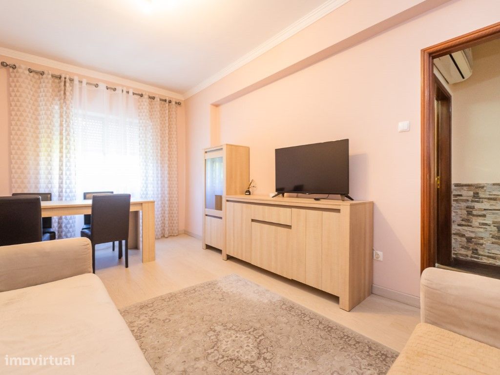 2 bedrooms Commercial property in Amadora, Portugal No. 343524