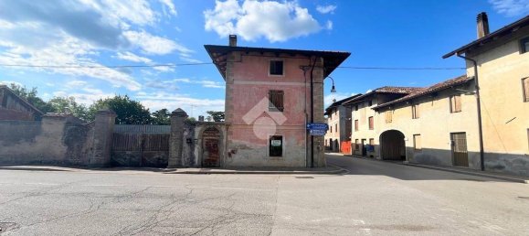 4 bedrooms House in Udine, Italy No. 286944 7