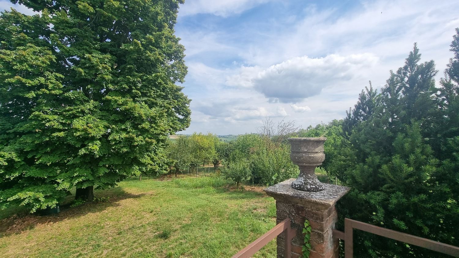 26 bedrooms House in Moncalvo, Italy No. 312725