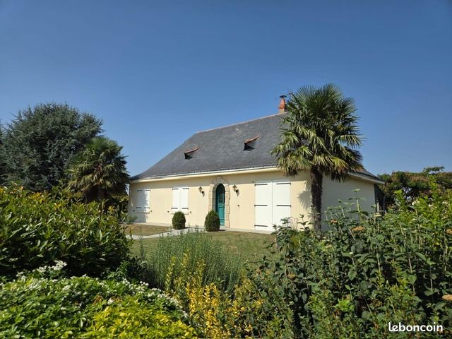 Casa de 4 dormitorios en Doue-en-Anjou, France No. 322848