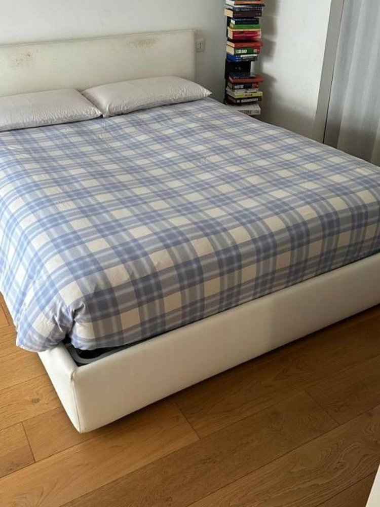 3-salle Appartement à Meda, Italy No. 8515