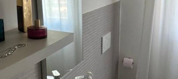 3-salle Appartement à Meda, Italy No. 8515 10