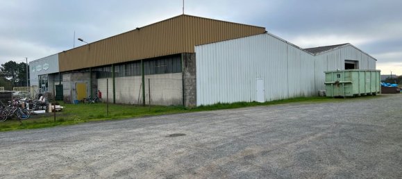 Gewerbliche Immobilie in Lussac-les-Chateaux, France, Nr. 198448 2