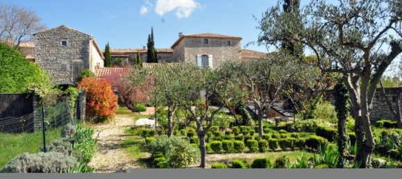4 Schlafzimmer Grundstück in Goudargues, France, Nr. 185769 2