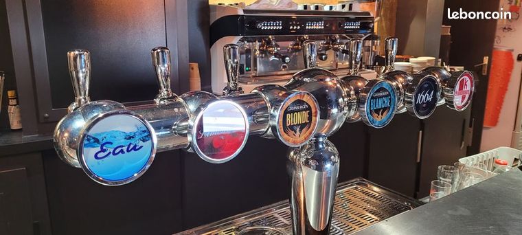 Propiedad comercial en Sarcelles, France 190 m² No. 360342