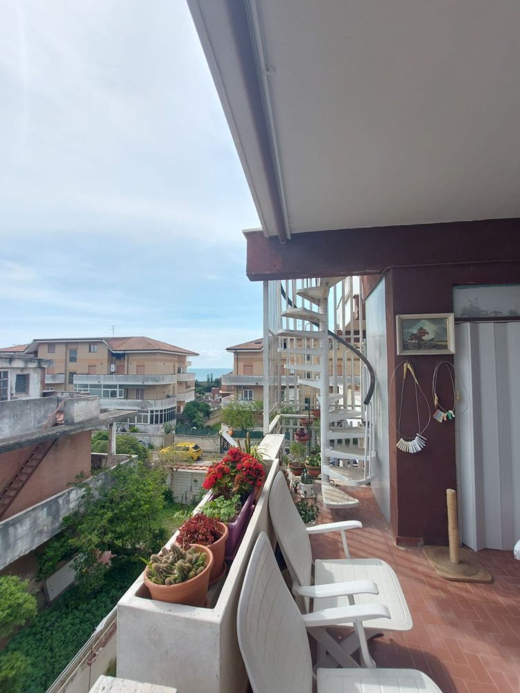 Apartamento T3 em Ardea, Italy N.º 320939