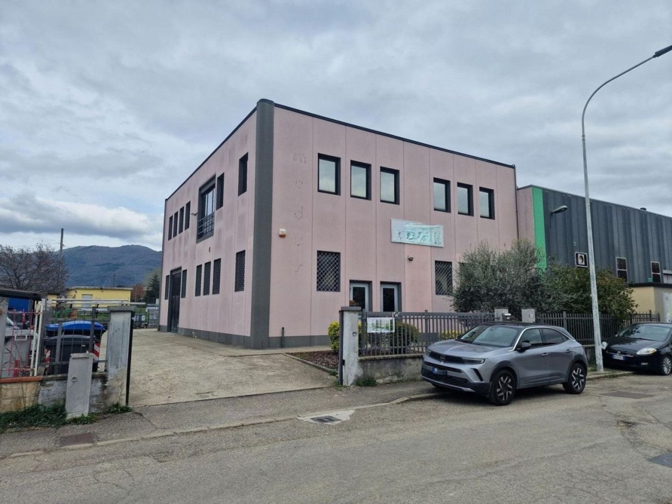 Lagerhaus in Arezzo, Italy 610m², Nr. 371555