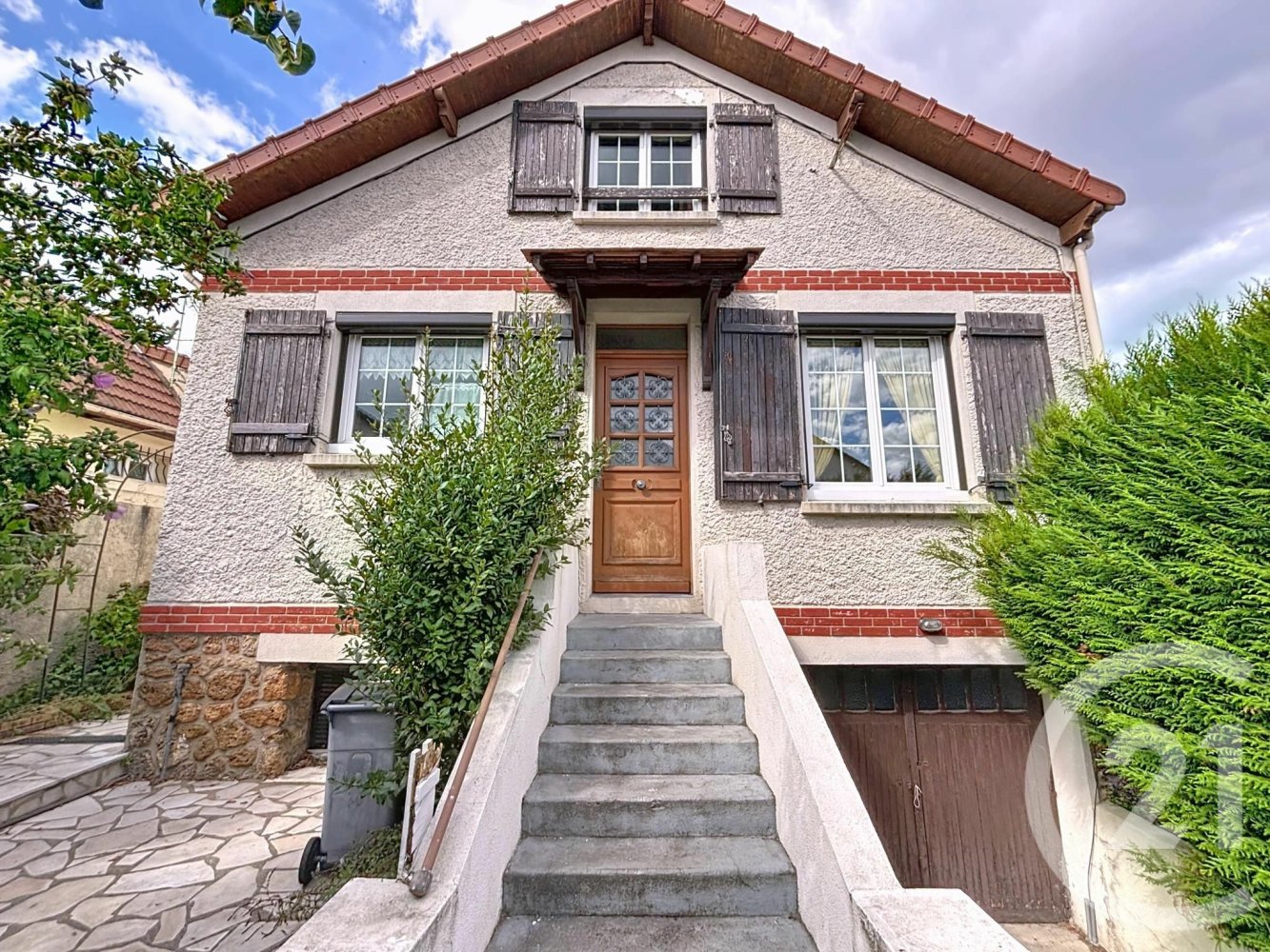 Casa de 3 dormitorios en Orly, France No. 324596