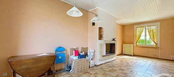 Casa de 3 dormitorios en Orly, France No. 324596 3