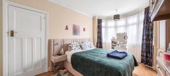 3 bedrooms House in London, United Kingdom No. 7739 19