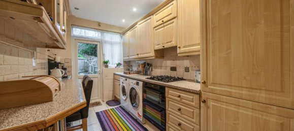 3 bedrooms House in London, United Kingdom No. 7739 11