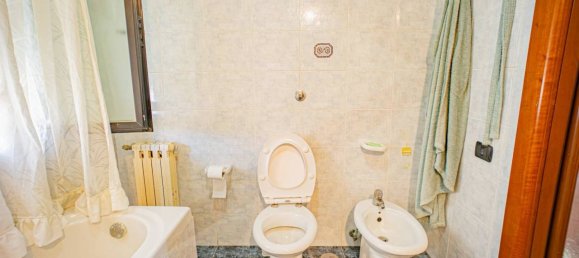 Apartamento de 4 habitaciónes en Bari, Italy No. 28734 35