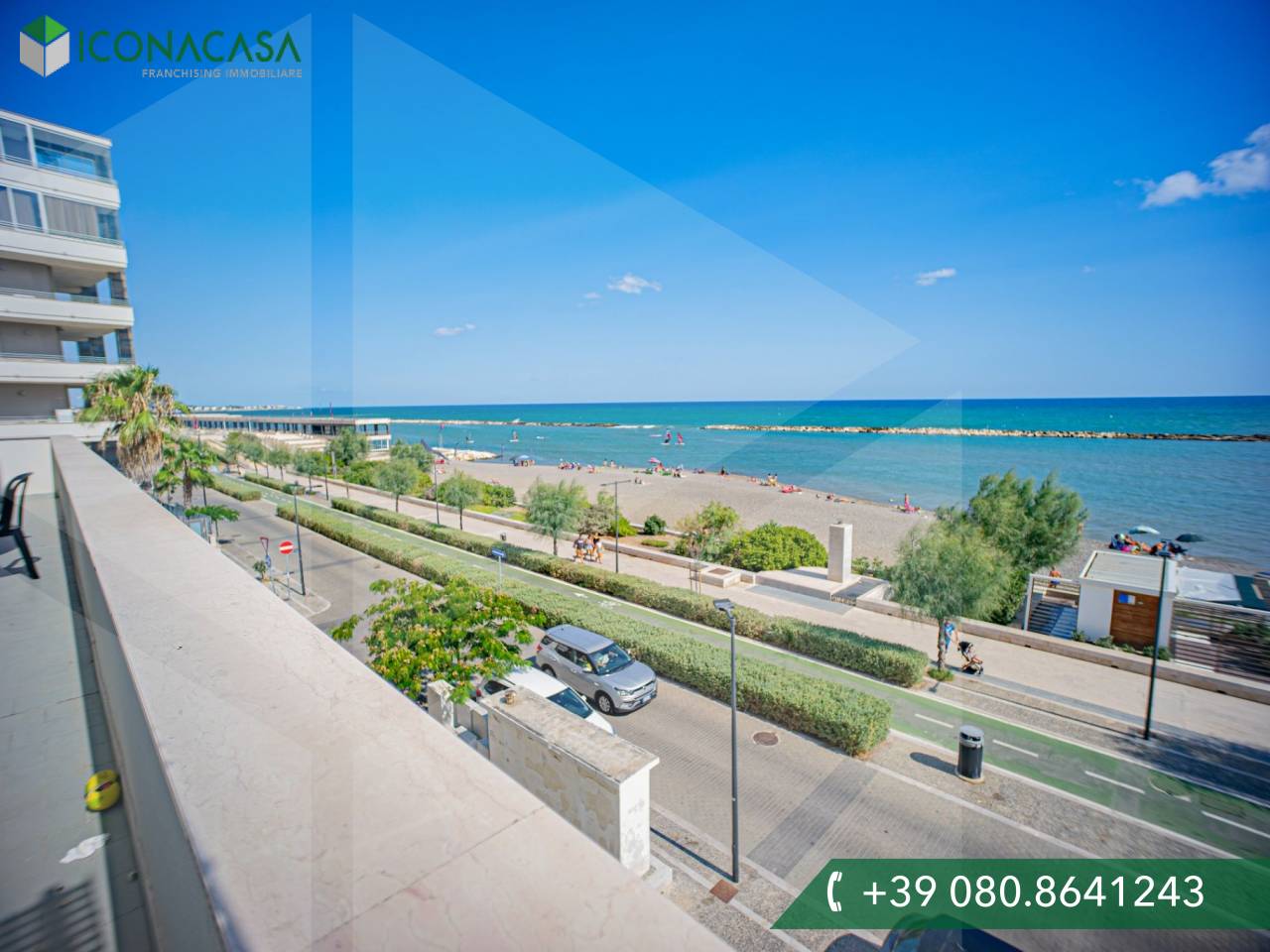 Apartamento de 4 habitaciónes en Bari, Italy No. 28734