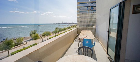 Apartamento de 4 habitaciónes en Bari, Italy No. 28734 40