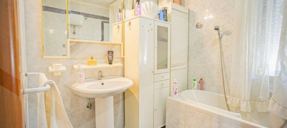Apartamento de 4 habitaciónes en Bari, Italy No. 28734 32