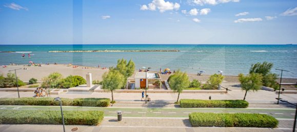 Apartamento de 4 habitaciónes en Bari, Italy No. 28734 2