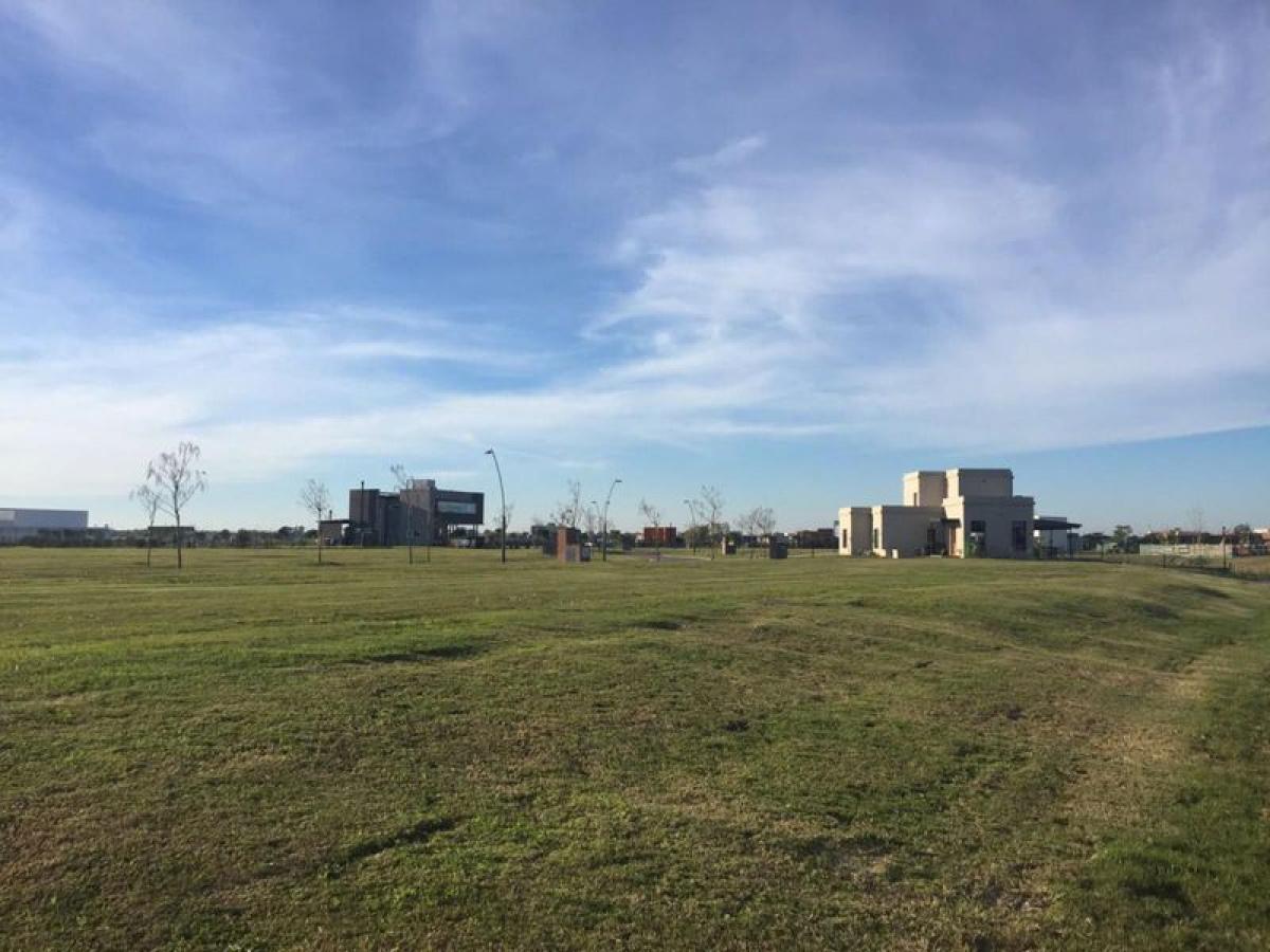  Land in Escobar, Argentina No. 121744