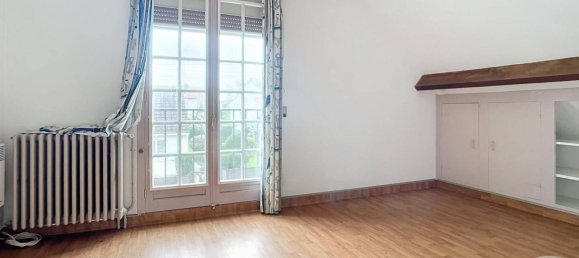 5 bedrooms House in Crepy-en-Valois, France No. 229958 6