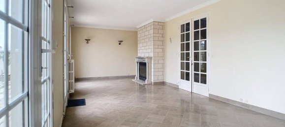 5 bedrooms House in Crepy-en-Valois, France No. 229958 3