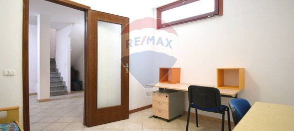 Apartamento de 1 dormitorio en Elmas, Italy No. 380103 22