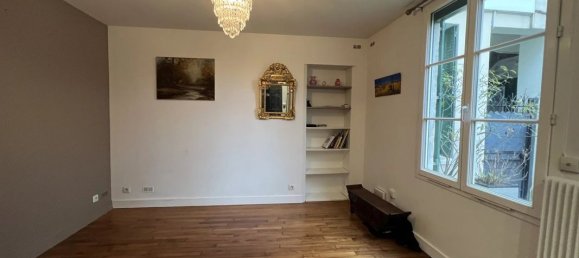 Casa de 2 dormitorios en Le Vesinet, France No. 163267 2