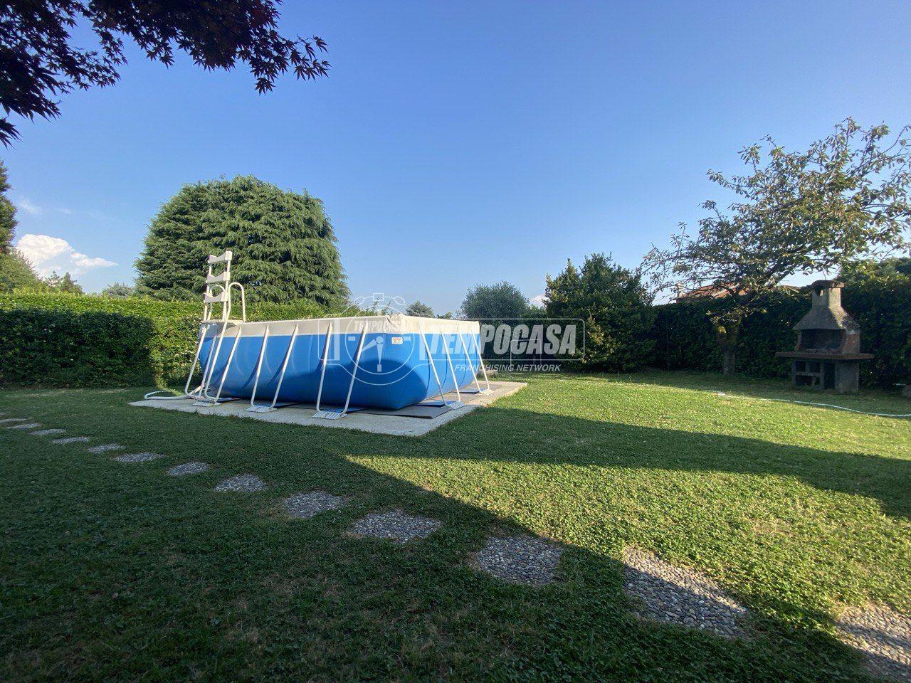 Apartamento de 3 divisões em Montorfano, Italy N.º 23552