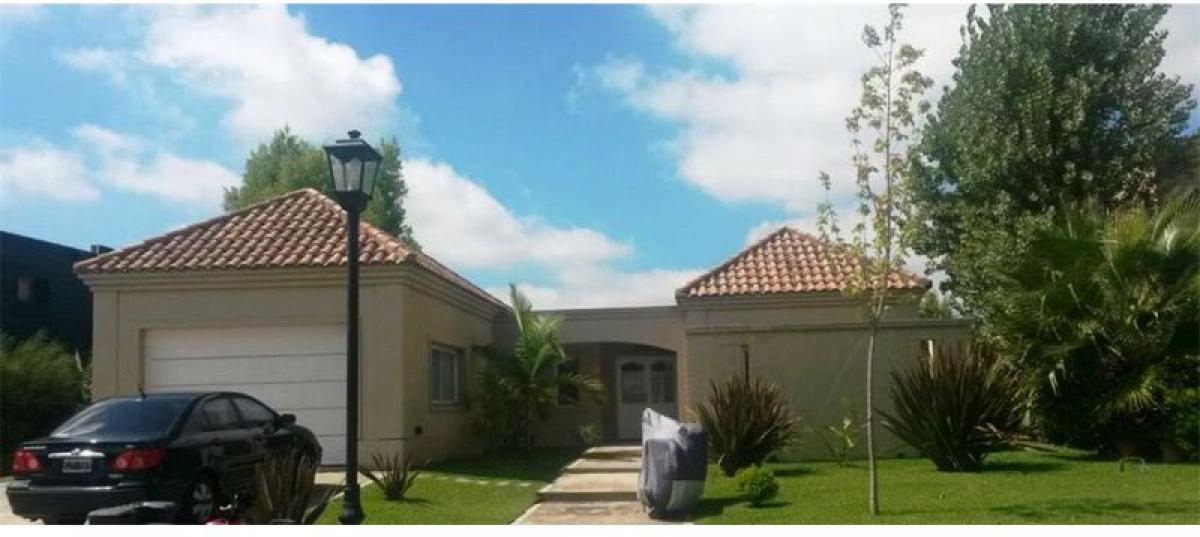 3 bedrooms House in Tigre, Argentina No. 75395