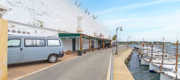 Gewerbliche Immobilie in Es Castell, Spain 120m², Nr. 3863 8