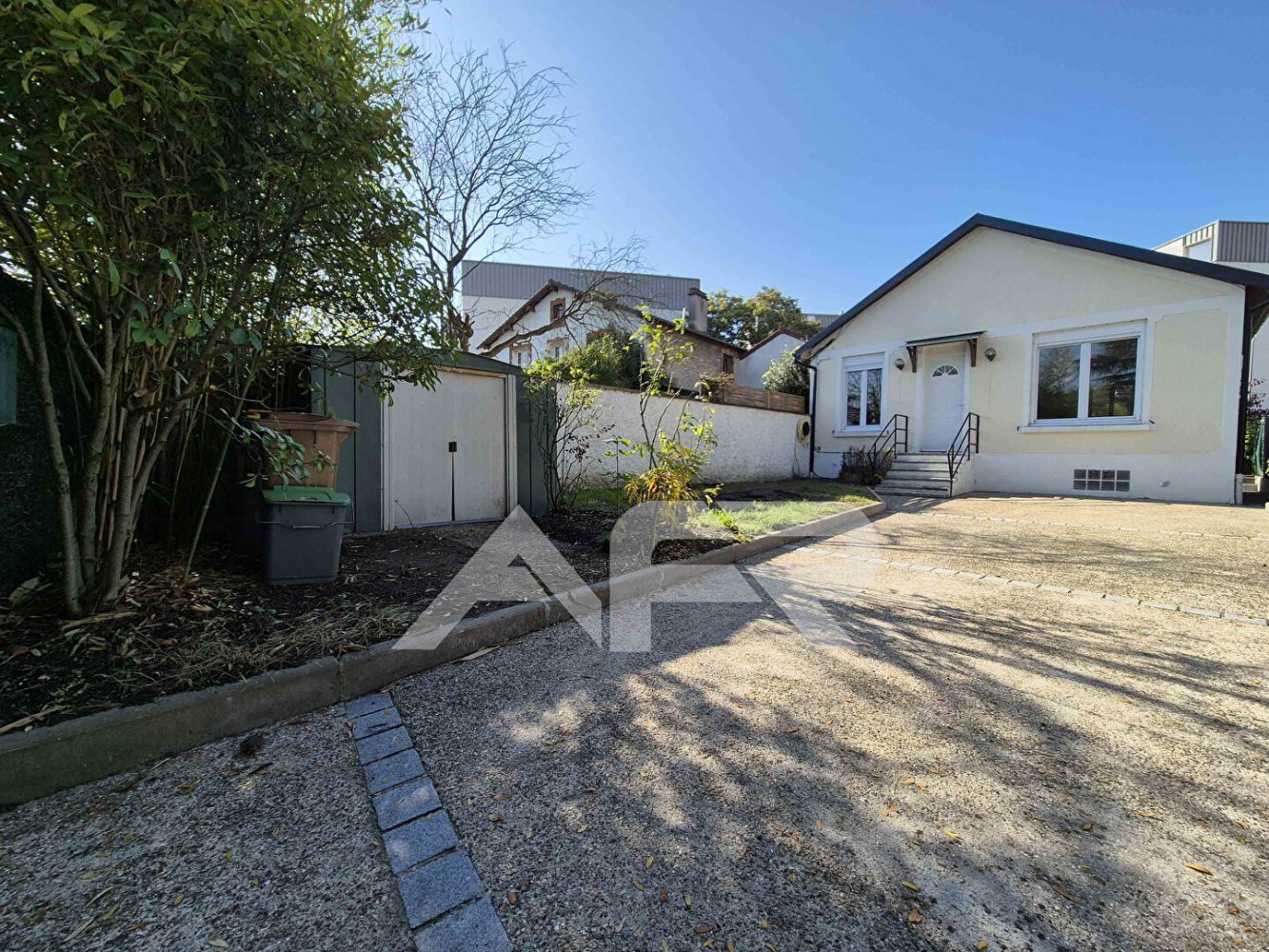 3 bedrooms House in Chatou, France No. 167287