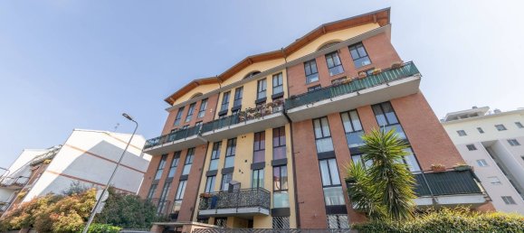 Studio in Milan, Italy No. 330404 19