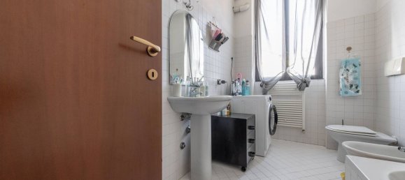 Studio in Milan, Italy No. 330404 11