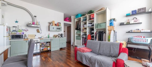 Studio in Milan, Italy No. 330404 4